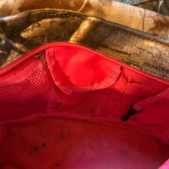 Cabela's Camouflage Shoulder Bag - Picture 4 of 6